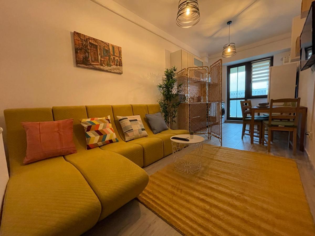 Apartment Near Palas Mall ยาช ภายนอก รูปภาพ