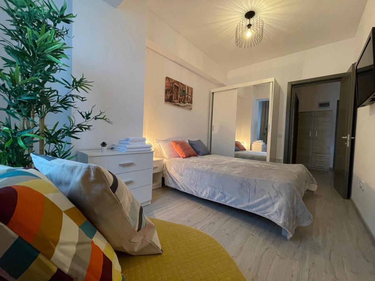 Apartment Near Palas Mall ยาช ภายนอก รูปภาพ